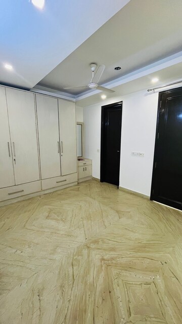 Room in 2 BHK Builder Floor at Kalkaji – for Rent