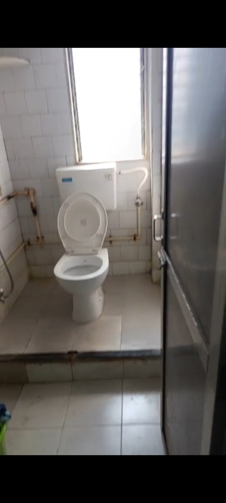 Bathroom, vakola 1 RK 300 Sq.Ft. Apartment In Vakola Mumbai 9520839