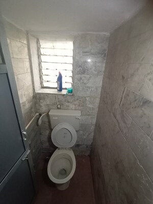 Bathroom in 1 BHK Apartment at Azad Nagar – for Rent