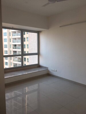 Room in 3 BHK Apartment at DB Orchid Woods, Goregaon East – for Rent