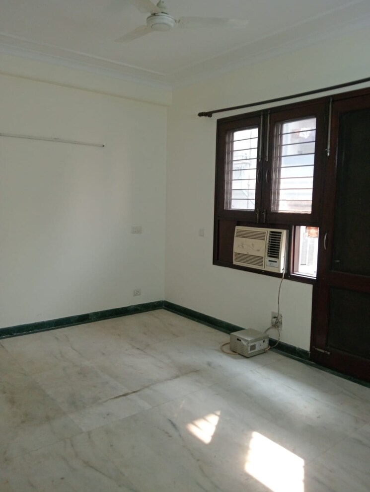 Room, sarvapriya vihar 3 Bedroom 1700 Sq.Ft. Builder Floor In Sarvapriya Vihar Delhi 9520849