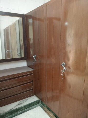 Bedroom in 3 BHK Builder Floor at Sarvapriya Vihar – for Rent