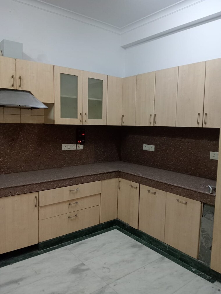 Kitchen, sarvapriya vihar 3 Bedroom 1700 Sq.Ft. Builder Floor In Sarvapriya Vihar Delhi 9520849