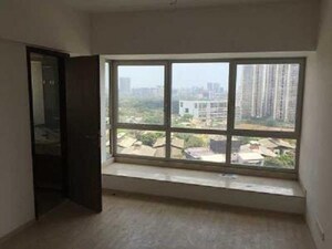 Room in 4 BHK Apartment at DB Orchid Woods, Goregaon East – for Rent