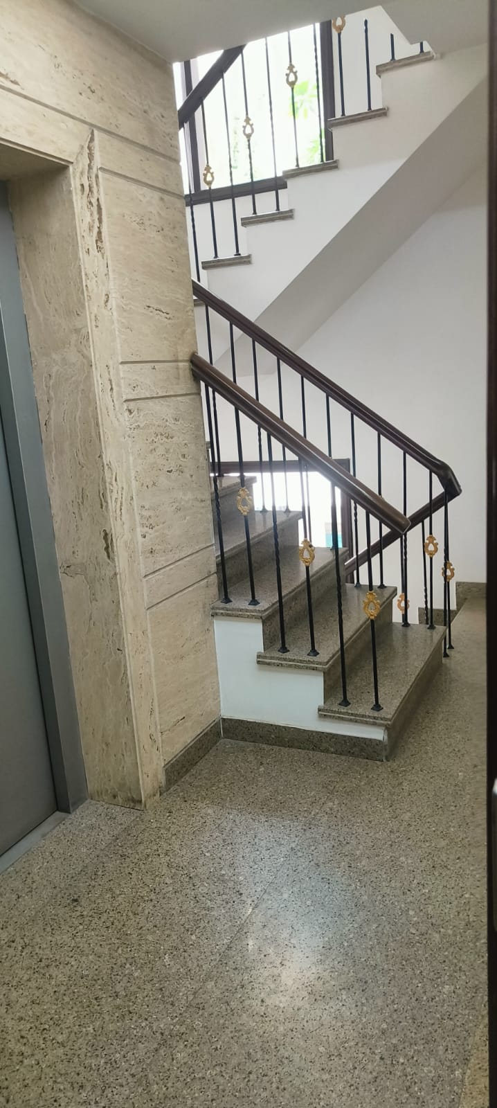 3 BHK Builder Floor For Rent in Defence Colony 