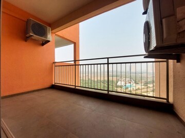 Room in 3 BHK Apartment at Shapoorji Pallonji Joyville Phase 2, Sector 102 – for Rent