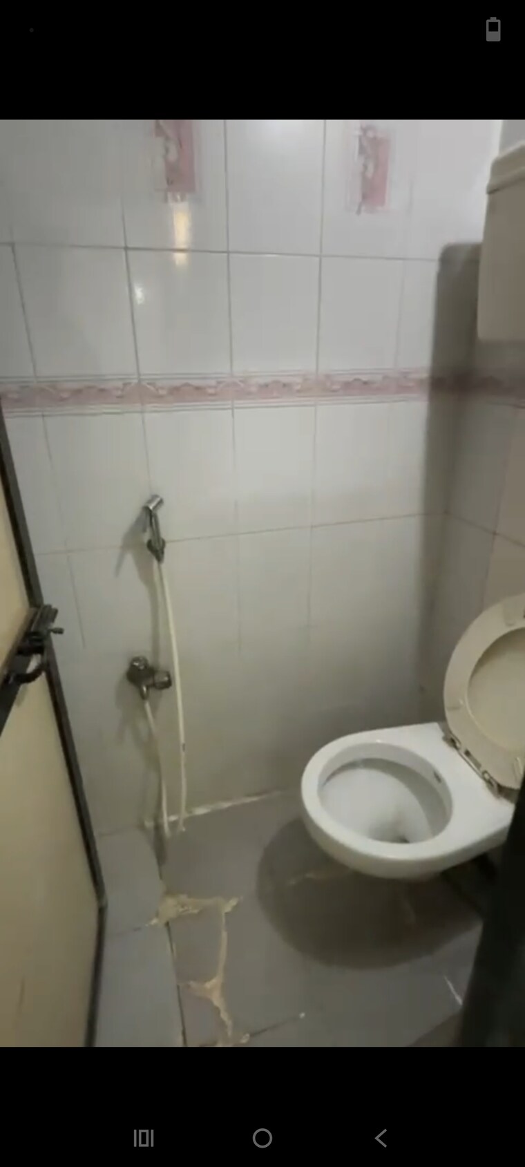Bathroom, tilak-nagar-building 1 Bedroom 450 Sq.Ft. Apartment In Tilak Nagar Mumbai 9520873