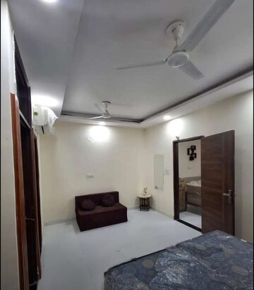 Bathroom in 2 BHK Apartment at Hazratganj – for Rent