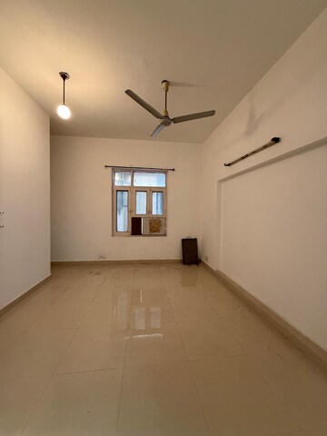 Room in 1 BHK Builder Floor at Greater Kailash ii – for Rent