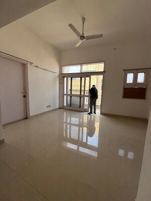 Room in 1 BHK Builder Floor at Greater Kailash ii – for Rent
