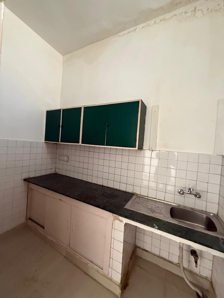 Kitchen, greater kailash ii 1 Bedroom 1000 Sq.Ft. Builder Floor In Greater Kailash ii Delhi 9520872
