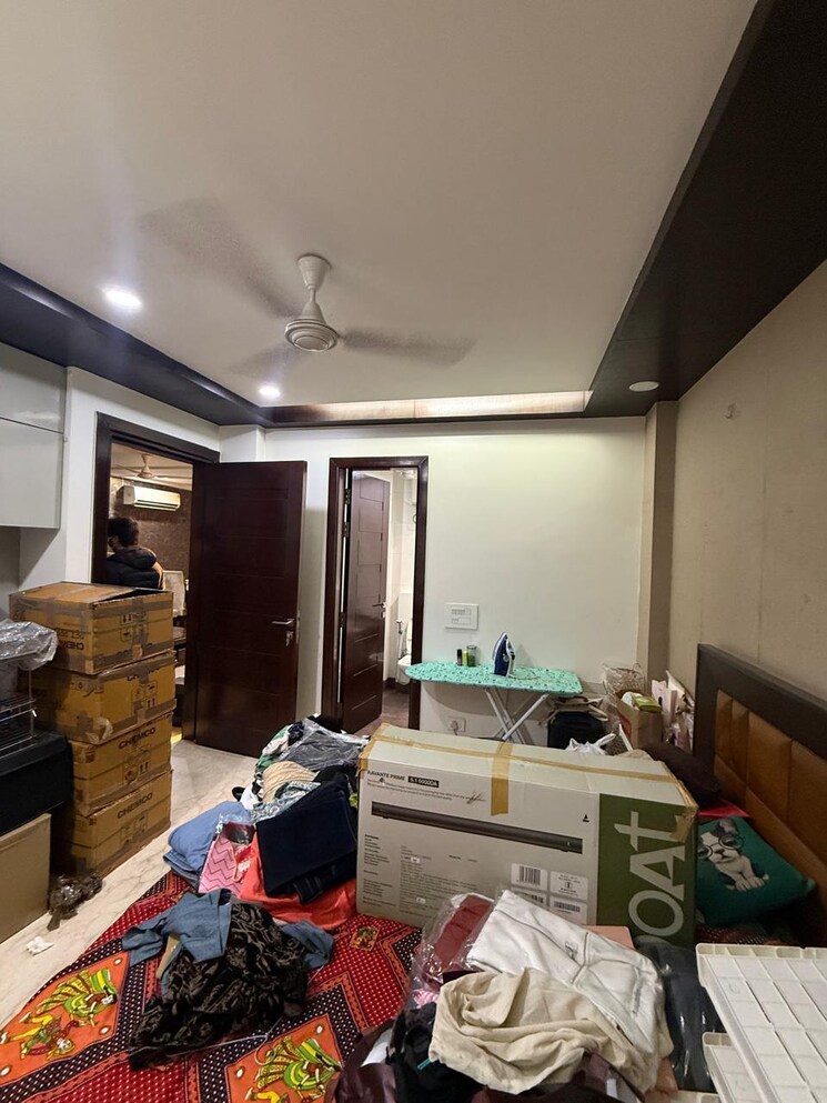 Bedroom, chittaranjan park 3 Bedroom 1350 Sq.Ft. Builder Floor In Chittaranjan Park Delhi 9520881