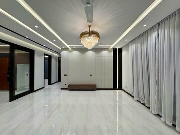 Room in 6 BHK Villa at Civil Lines – for Sale