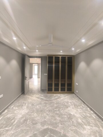 Room in 3 BHK Builder Floor at Craft Destination 43, Sector 43 – for Sale