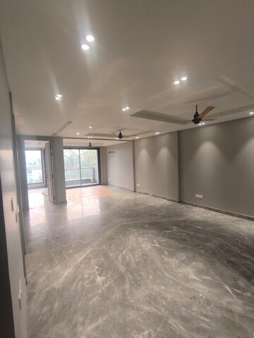 Room in 3 BHK Builder Floor at Craft Destination 43, Sector 43 – for Sale