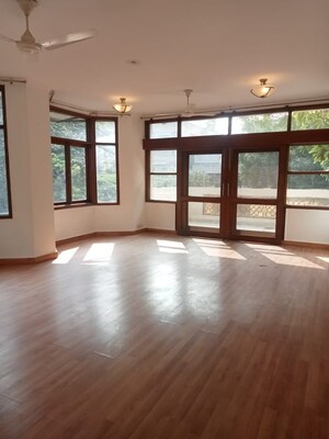 Room in 4 BHK Builder Floor at Greater Kailash ii – for Rent