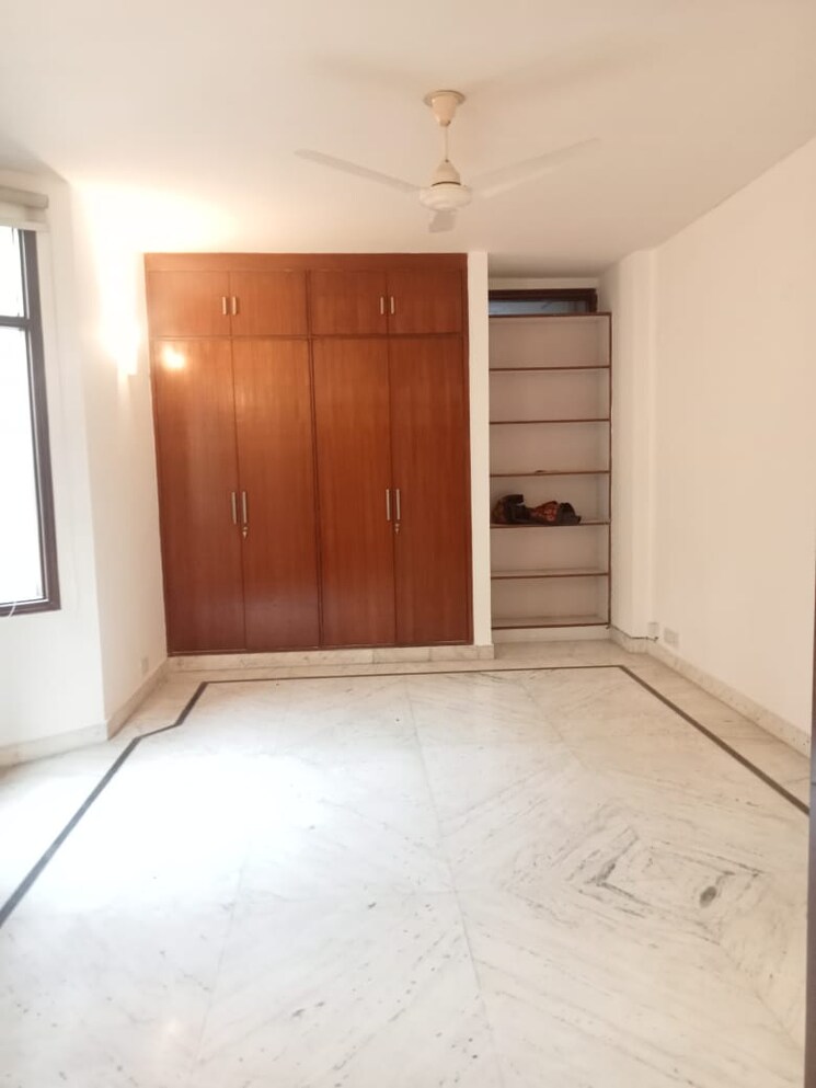 Room, greater kailash ii 4 Bedroom 2200 Sq.Ft. Builder Floor In Greater Kailash ii Delhi 9520892