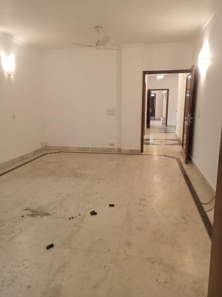 Room, greater kailash ii 4 Bedroom 2200 Sq.Ft. Builder Floor In Greater Kailash ii Delhi 9520892