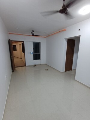Room in 2 BHK Apartment at Kalpataru Immensa, Kolshet Road – for Rent