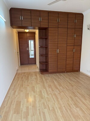 3.5 BHK Apartment For Rent in Unitech Uniworld City, Sector 30