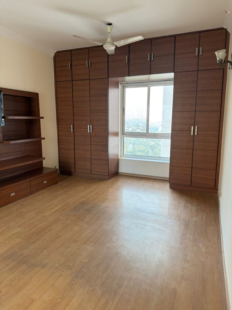 Room, unitech-uniworld-city 3.5 Bedroom 2360 Sq.Ft. Apartment In Sector 30 Gurgaon 9520914