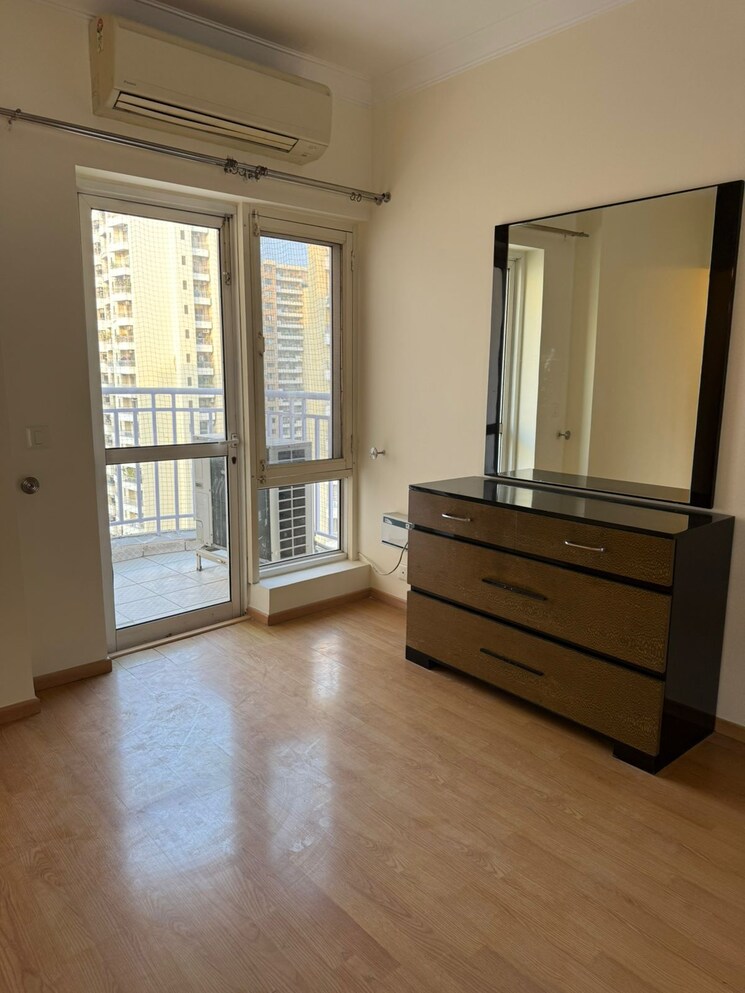 Room, unitech-uniworld-city 3.5 Bedroom 2360 Sq.Ft. Apartment In Sector 30 Gurgaon 9520914