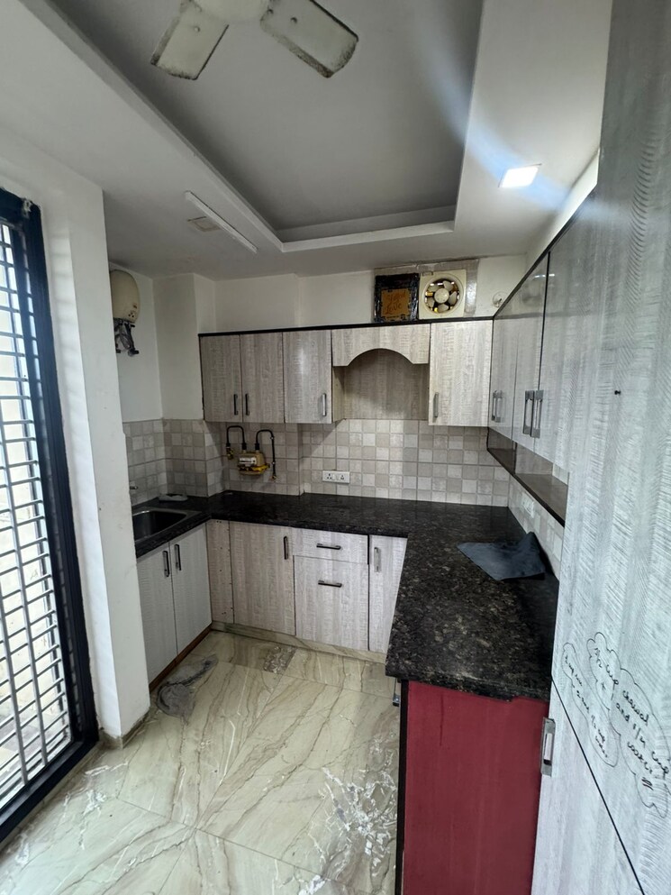 Kitchen, surajmal vihar 3 Bedroom 1800 Sq.Ft. Builder Floor In Surajmal Vihar Delhi 9520916