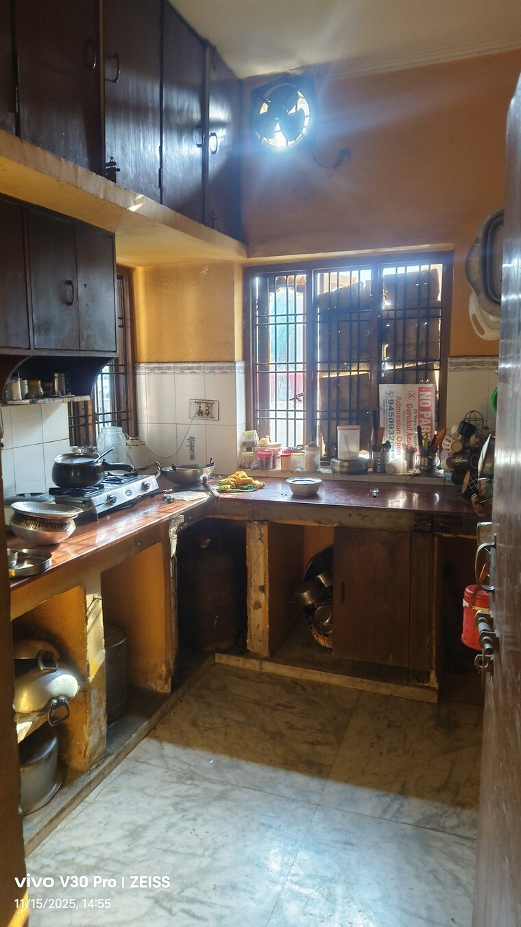 Kitchen, indira nagar 3.5 Bedroom 1800 Sq.Ft. Independent House In Indira Nagar Lucknow 9520934