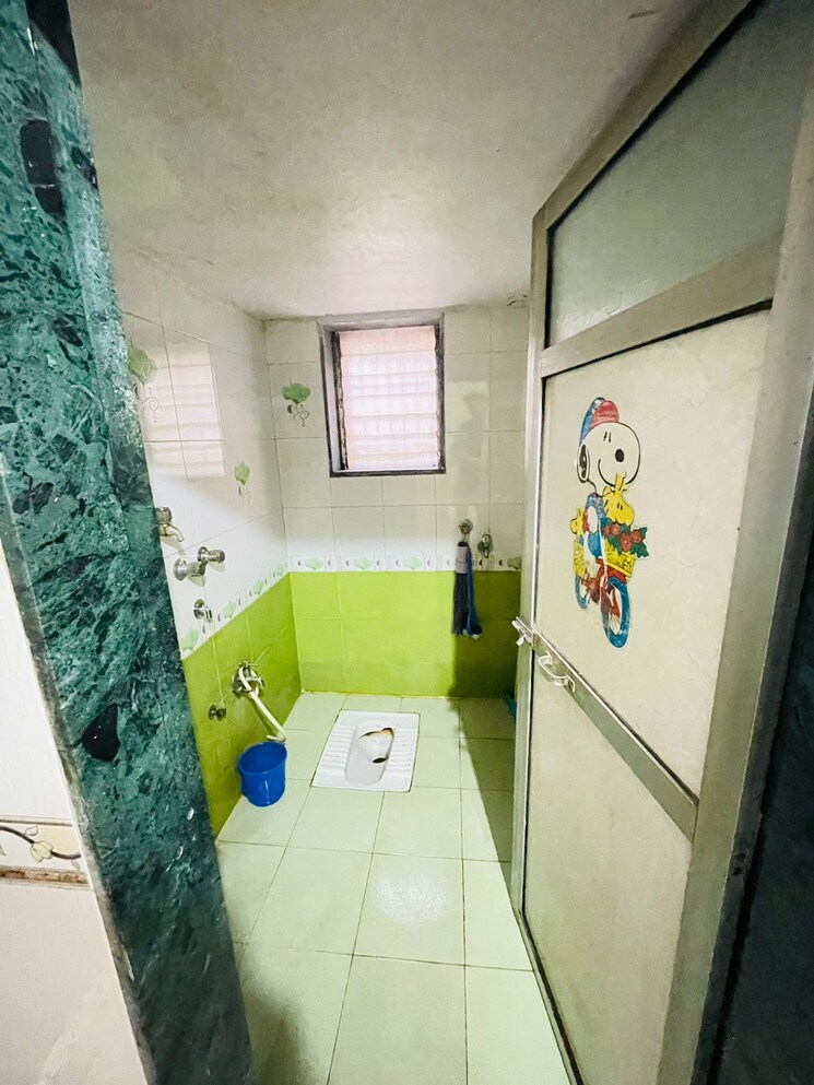 Bathroom, raghukul-society 1 Bedroom 550 Sq.Ft. Apartment In Kalwa Thane 9520955