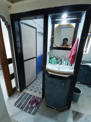 Team Area in 1.5 BHK Apartment at Leela Sagar Apartments, Andheri West – for Rent