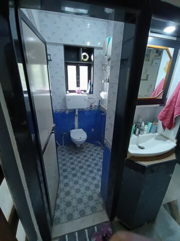 Team Area in 1.5 BHK Apartment at Leela Sagar Apartments, Andheri West – for Rent