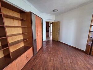 Room in 4 BHK Apartment at Hiranandani Gardens Odyssey I II, Powai – for Rent