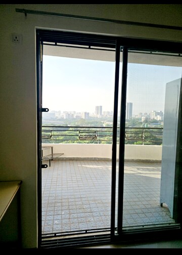 Room in 3 BHK Apartment at Kapil Tranquil Greens, Baner – for Rent