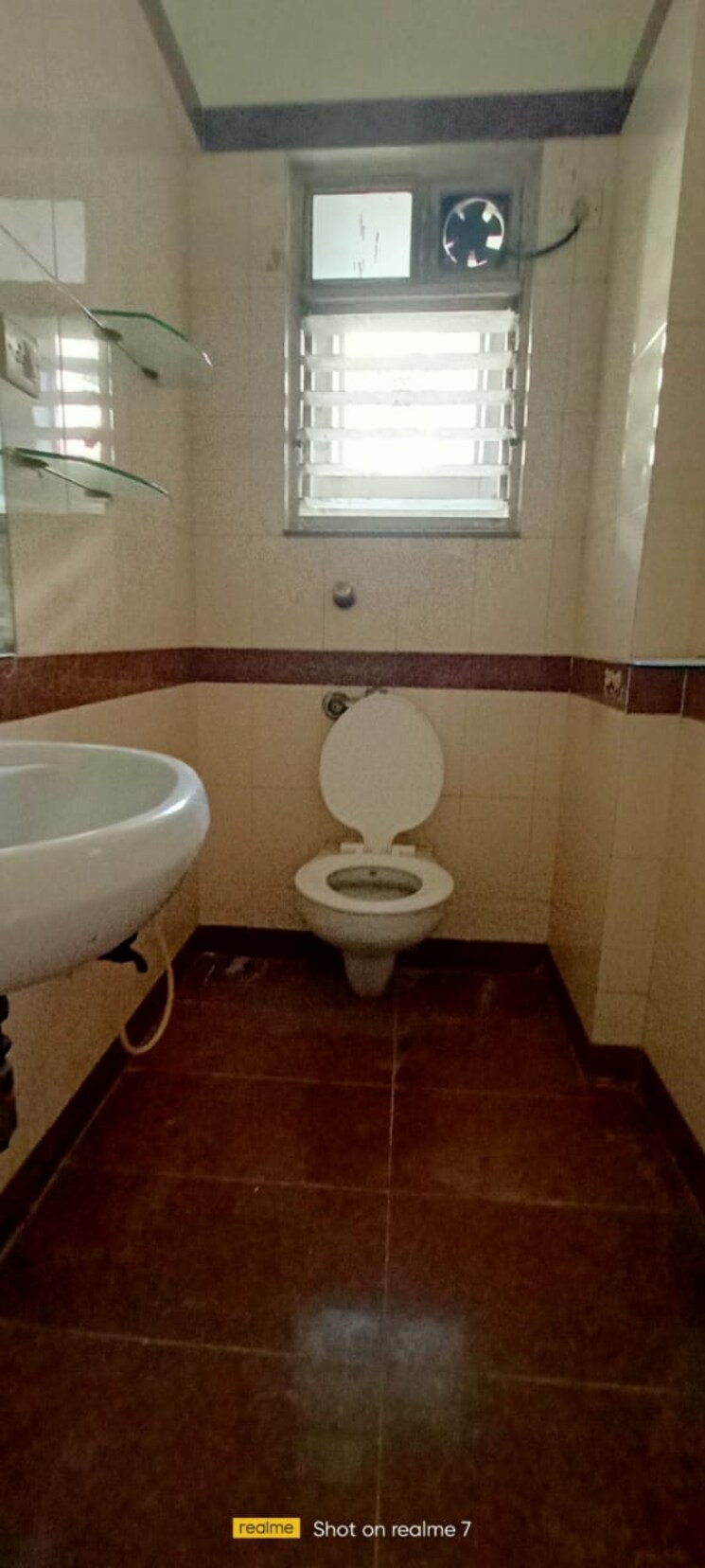 Bathroom, kalpataru-shravasti 2 Bedroom 700 Sq.Ft. Apartment In Malad West Mumbai 9521023