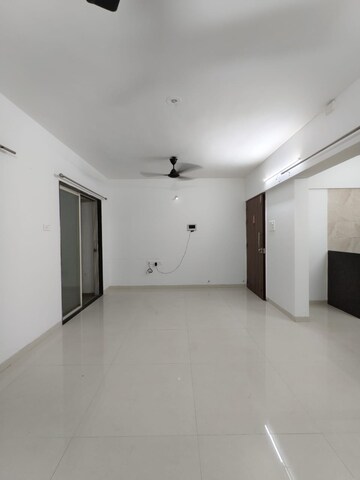 Room in 2 BHK Apartment at Sinhagad Road – for Sale
