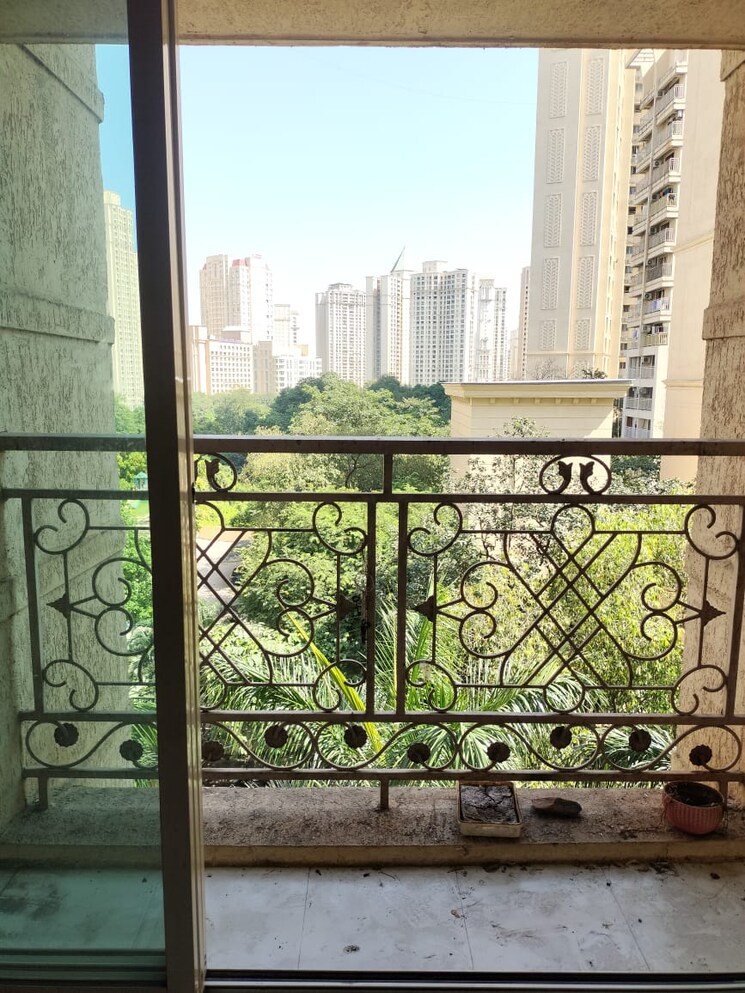 Balcony, hiranandani-estate 2 Bedroom 700 Sq.Ft. Apartment In Ghodbunder Road Thane 9521033