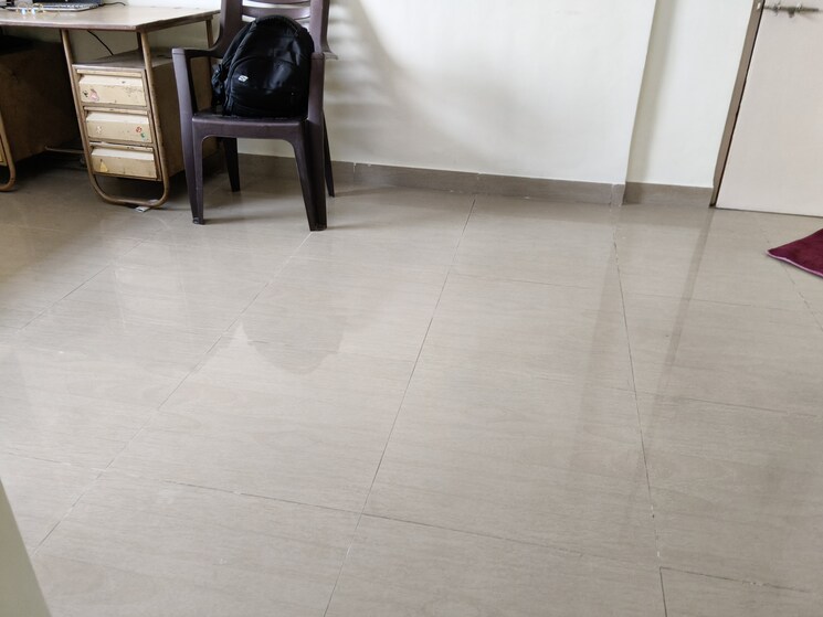  Parking, parishram-chs 1 RK 225 Sq.Ft. Apartment In Santacruz East Mumbai 9521035