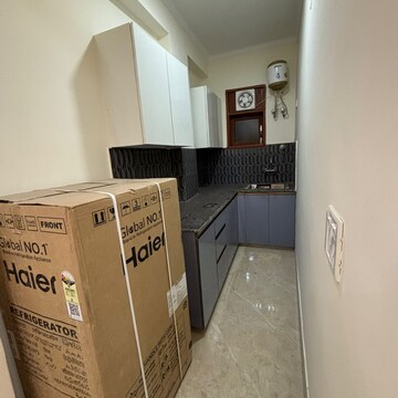 Team Area in 1 BHK Builder Floor at Saket – for Rent