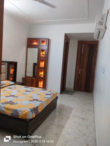 Bedroom in 2 BHK Builder Floor at Sector 14 – for Rent