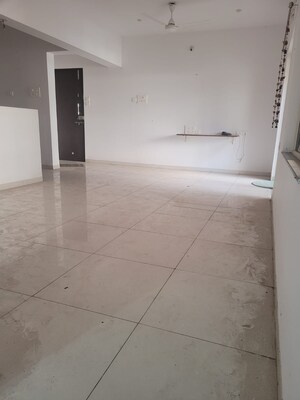 Room in 3 BHK Apartment at Sinhagad Road – for Sale