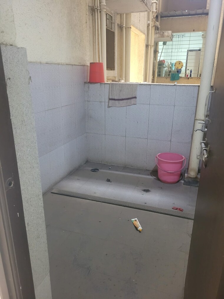 Bathroom, sinhagad road 3 Bedroom 1400 Sq.Ft. Apartment In Sinhagad Road Pune 9521045