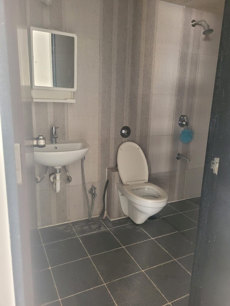 Bathroom, sinhagad road 3 Bedroom 1400 Sq.Ft. Apartment In Sinhagad Road Pune 9521045