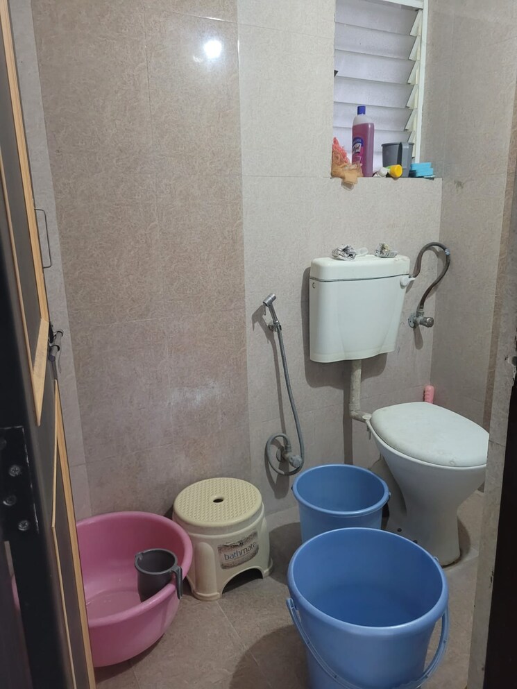 Bathroom, narhe 2 Bedroom 850 Sq.Ft. Apartment In Narhe Pune 9521052