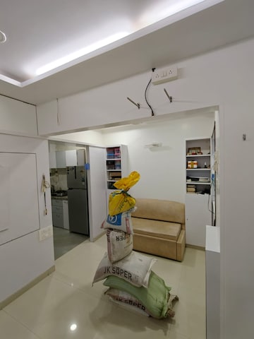 Master Bedroom in 2 BHK Apartment at Vaibhav Apartment Dadar, Dadar West – for Rent