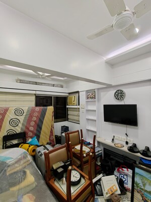 Master Bedroom in 2 BHK Apartment at Vaibhav Apartment Dadar, Dadar West – for Rent