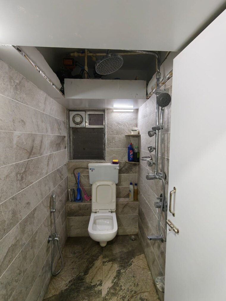 Bathroom, vaibhav-apartment-dadar 2 Bedroom 700 Sq.Ft. Apartment In Dadar West Mumbai 9521059