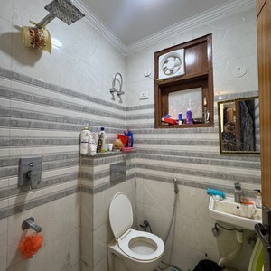 Bathroom in 1 BHK Builder Floor at Saket – for Rent