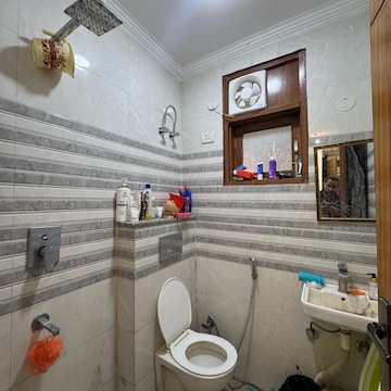 Bathroom in 1 BHK Builder Floor at Saket – for Rent