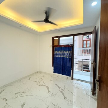 Room in 1 BHK Builder Floor at Saket – for Rent