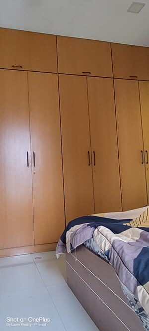 Furnished Amenities in 3 BHK Apartment at Darsshan Ricco, Lower Parel – for Rent